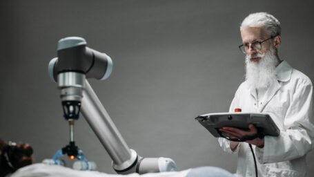Transoral Robotic Surgery: A Less Invasive Option for Throat Cancer Treatment | UAMS Health